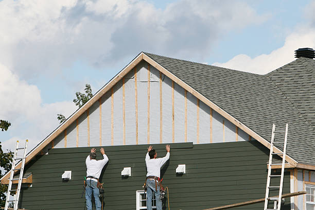 Professional Siding Installation technician working in Amanda, OH